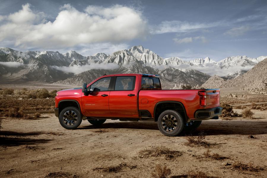  Chevrolet Silverado 2500 HD Custom Crew Cab 2019 года  (фото 2 из 40)